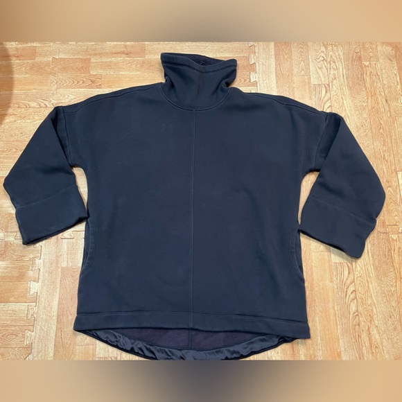 Athleta Sweaters - Athleta Black Sweatshirt Pullover Size M Cozy Athleisure Minimalist